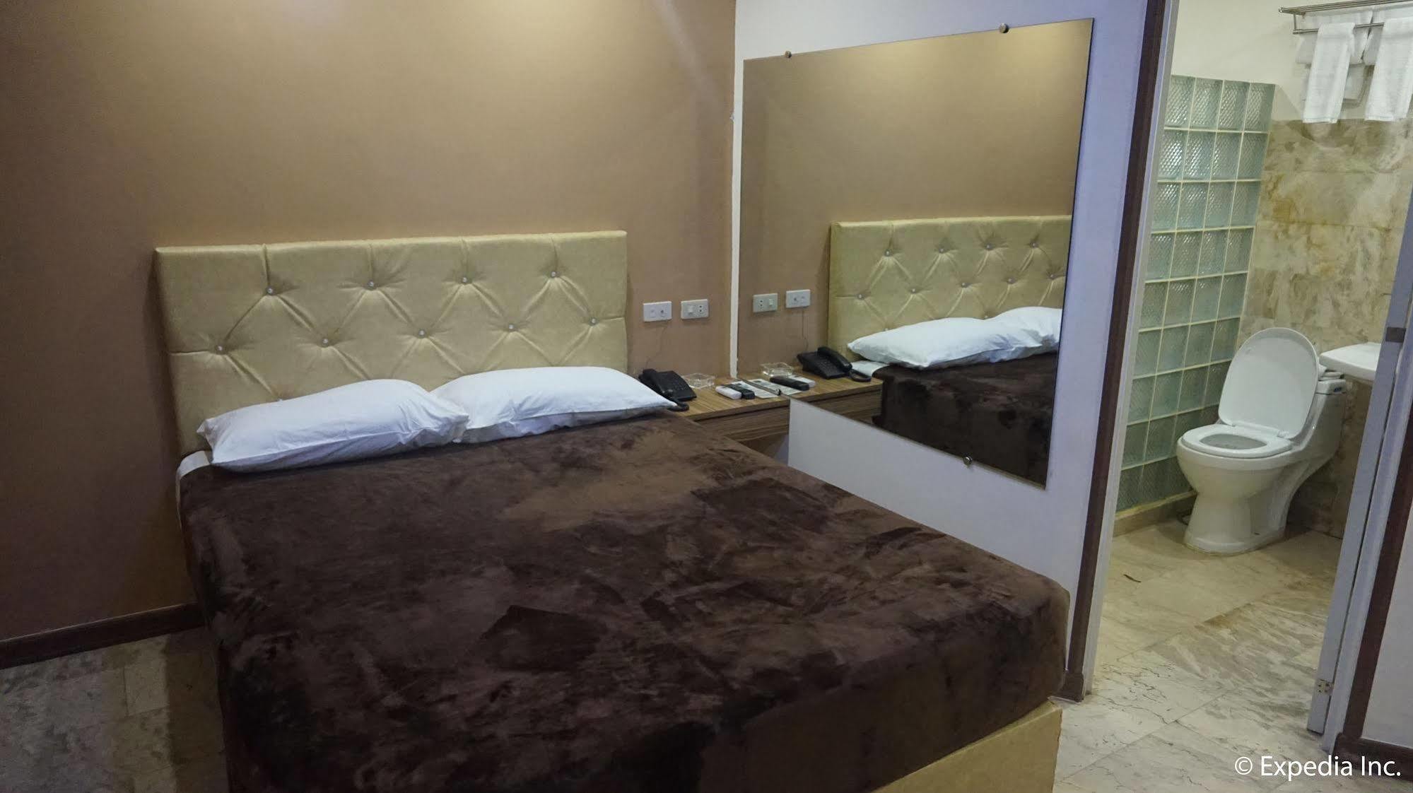 Score Birds Hotel Angeles Bagian luar foto